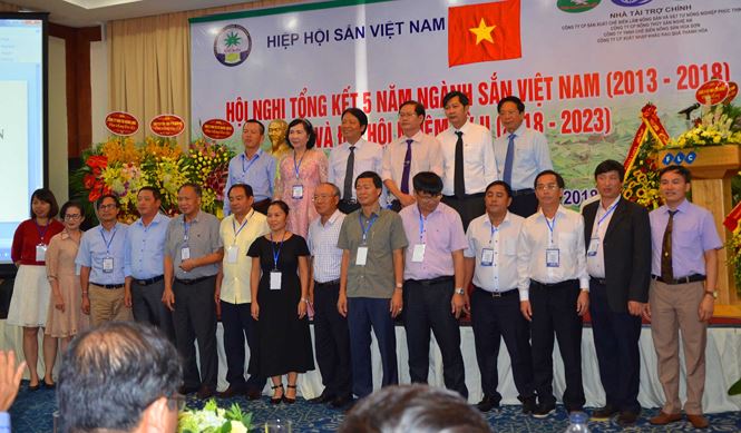 27 thành viên Ban Chấp hành nhiệm kỳ II của Hiệp hội Sắn Việt Nam ra mắt